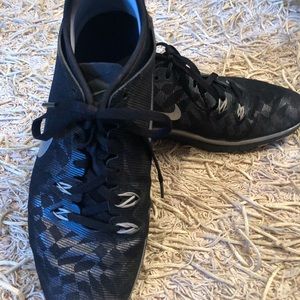 Women’s Nike shoes size 7.5